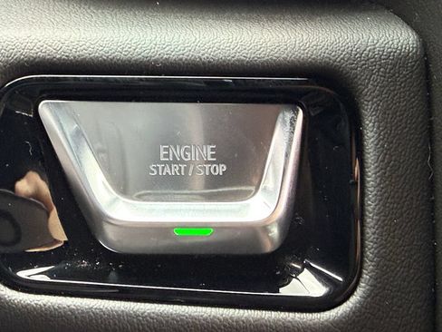 Used 2025 GMC Yukon Denali w/ Sun & Power Step Package AWD/4WD image 34