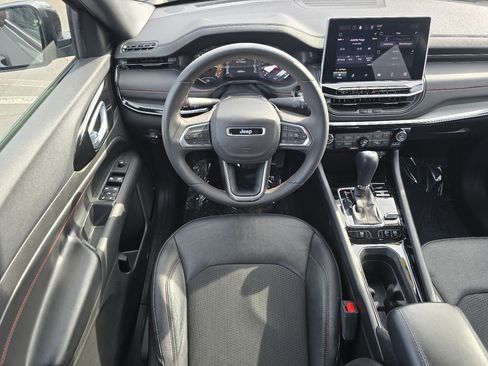 Used 2024 Jeep Compass Trailhawk image 33