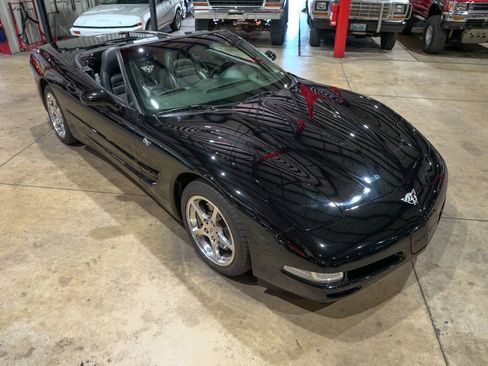 Used 2003 Chevrolet Corvette Convertible w/ Preferred Equipment Group1 RWD image 14