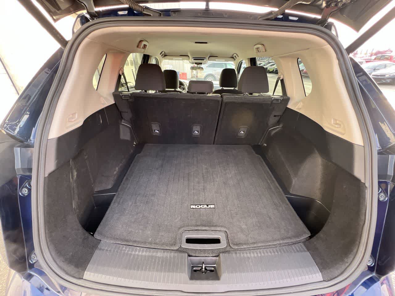 Used 2024 Nissan Rogue SV AWD/4WD image 24