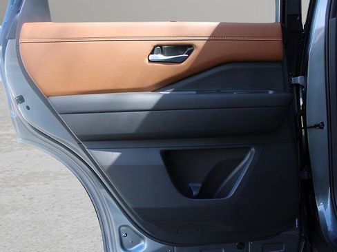 New 2026 Nissan Pathfinder Platinum AWD/4WD image 11