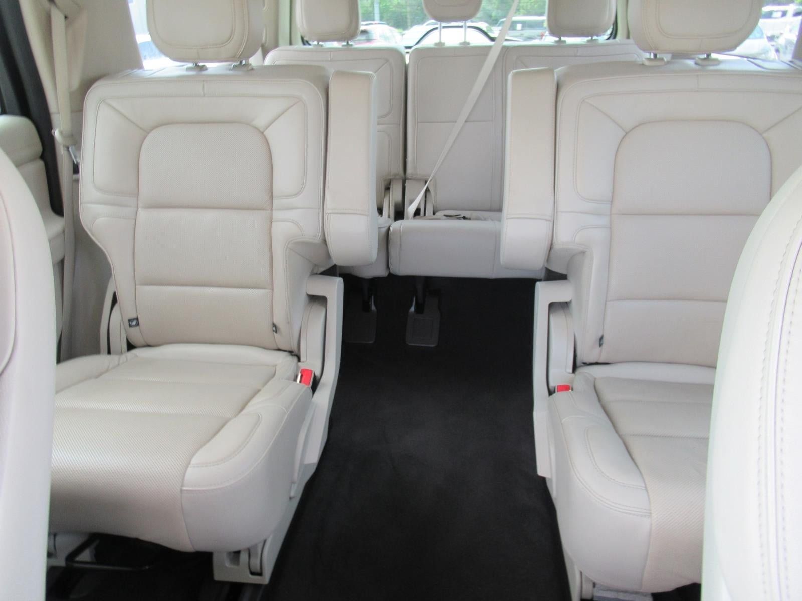 Used 2019 Lincoln Navigator Reserve AWD/4WD image 39