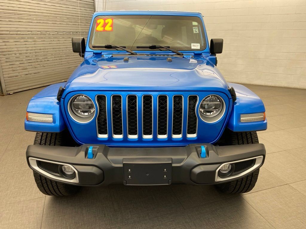 Used 2022 Jeep Wrangler Unlimited Sahara AWD/4WD image 4
