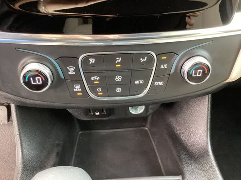 Used 2023 Chevrolet Traverse LS w/ Midnight/Sport Edition FWD image 5