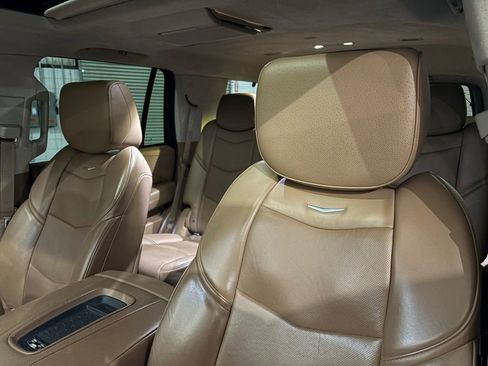 Used 2016 Cadillac Escalade Platinum image 25