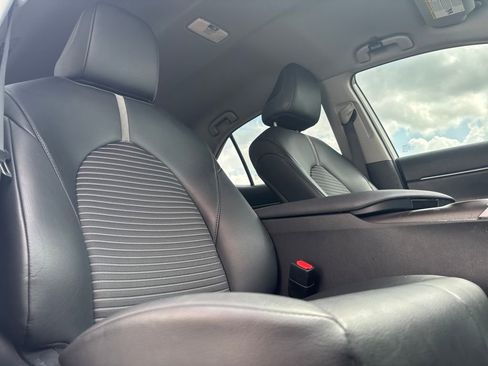 Used 2024 Toyota Camry SE image 25