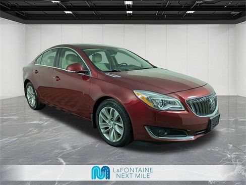 Used 2017 Buick Regal Premium w/ Driver Confidence Package #2 image 7
