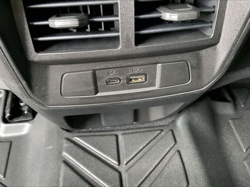 Used 2025 Chevrolet Colorado LT w/ LT Convenience Package image 32