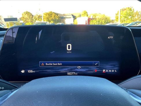 Used 2025 Chevrolet Traverse LT image 19