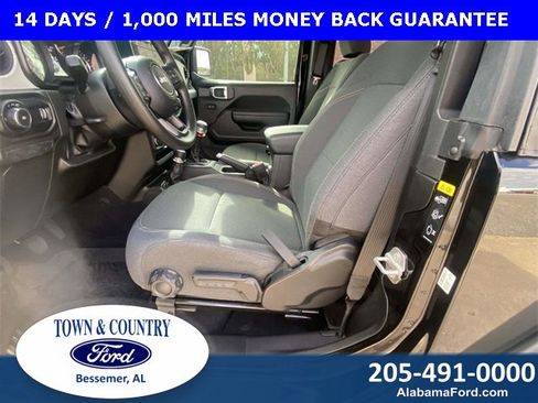 Used 2025 Jeep Wrangler Sport image 13