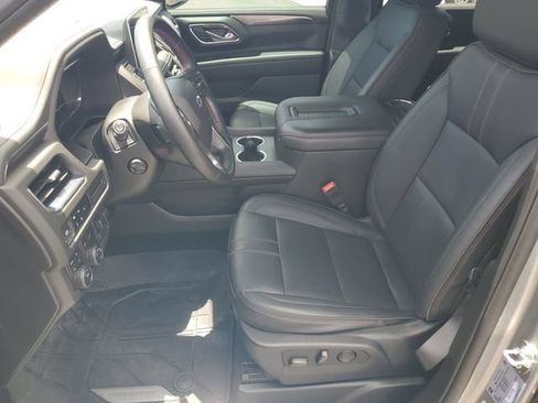 Used 2024 Chevrolet Tahoe RST w/ Luxury Package AWD/4WD image 5