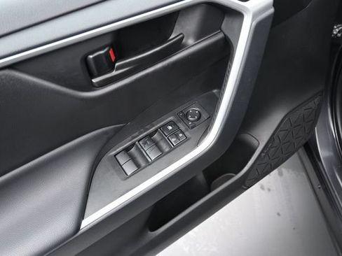 Certified 2025 Toyota RAV4 LE AWD/4WD image 18