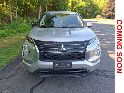Used 2022 Mitsubishi Outlander ES AWD/4WD image 3