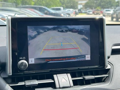 Used 2023 Toyota RAV4 LE FWD image 28