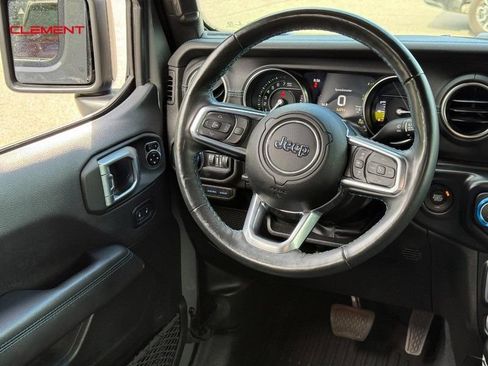 Used 2022 Jeep Wrangler Unlimited Rubicon 4xe w/ Cold Weather Group AWD/4WD image 18