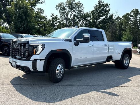 New 2026 GMC Sierra 3500 Denali Ultimate AWD/4WD image 4