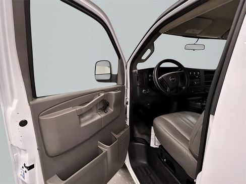 Used 2020 Chevrolet Express 2500 w/ Driver Convenience Package image 9