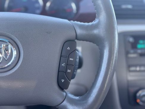 Used 2008 Buick Lucerne CXS image 11