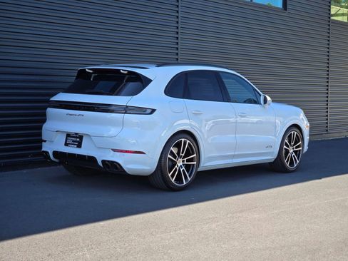 Used 2026 Porsche Cayenne GTS AWD/4WD image 7