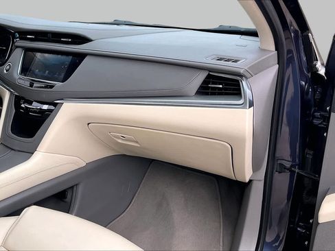 Used 2019 Cadillac XT5 Luxury FWD image 16