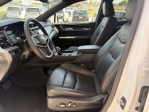 Used 2022 Cadillac XT5 Premium Luxury image 10