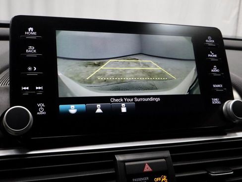 Used 2018 Honda Accord Sport image 2