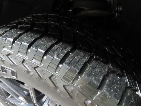 Used 2023 GMC Sierra 1500 Elevation w/ Elevation Premium Package image 9