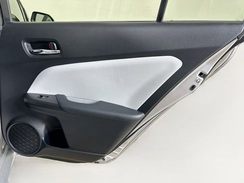 Used 2017 Toyota Prius Four w/ Advanced Technology Package FWD image 31