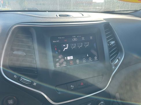 Used 2020 Jeep Cherokee Latitude Plus image 41