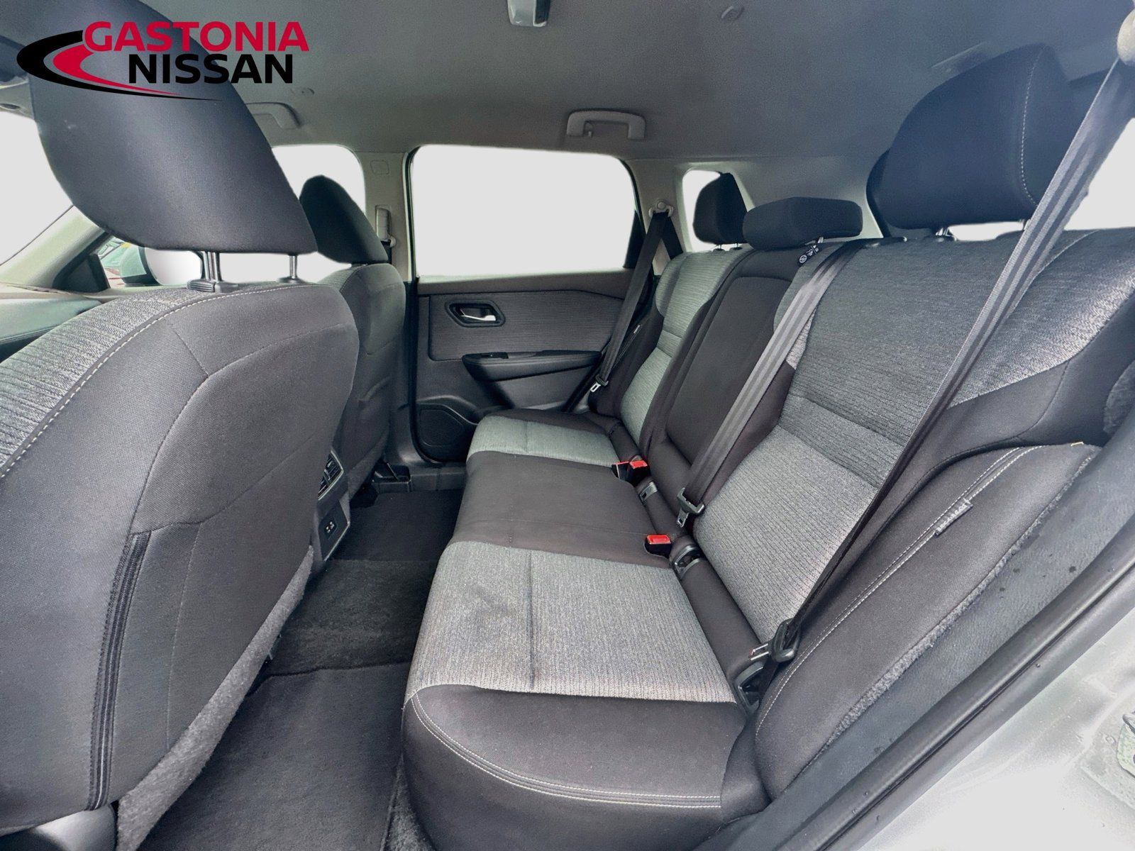 Used 2023 Nissan Rogue SV FWD image 31