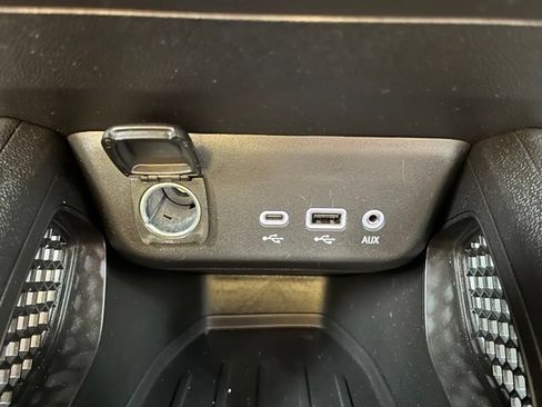 Used 2022 Chevrolet TrailBlazer LT w/ Convenience Package AWD/4WD image 35
