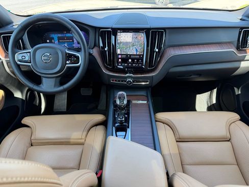 Certified 2023 Volvo XC60 B5 Ultimate w/ Climate Package AWD/4WD image 2