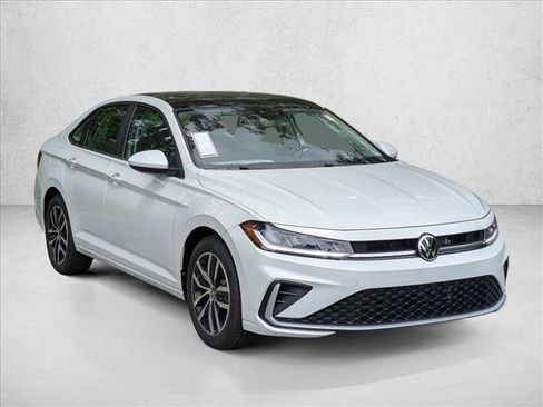 Used 2025 Volkswagen Jetta SE FWD image 6
