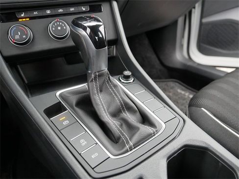 Certified 2024 Volkswagen Jetta Sport image 32