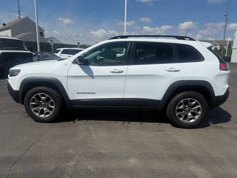 Used 2022 Jeep Cherokee Trailhawk w/ Premium Leather Package AWD/4WD image 7
