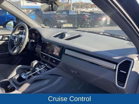 Used 2023 Porsche Cayenne S Platinum image 14