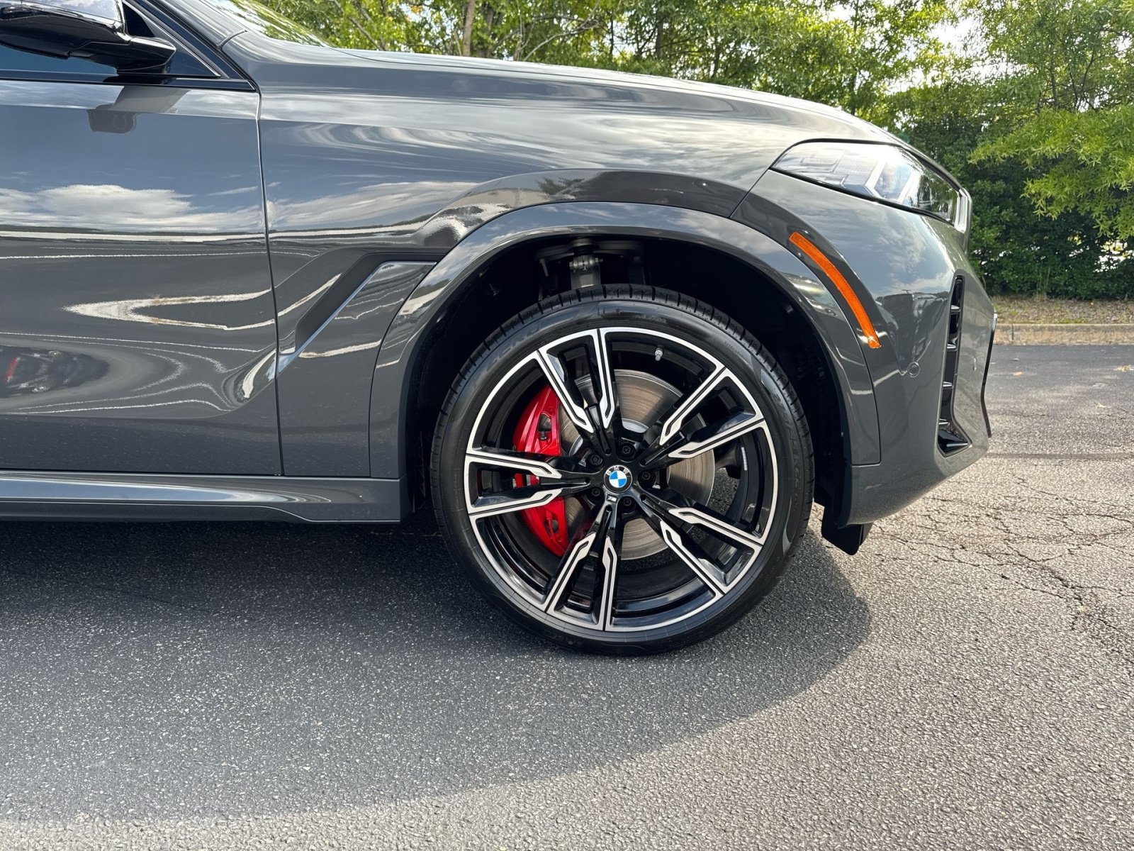 New 2027 BMW X6 M60i AWD/4WD image 2