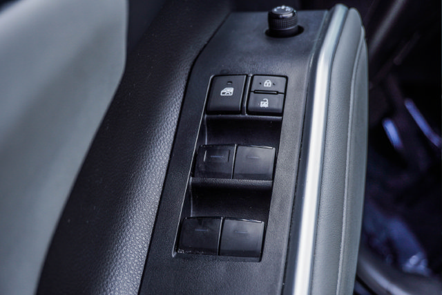 Used 2023 Toyota Highlander XLE FWD image 11