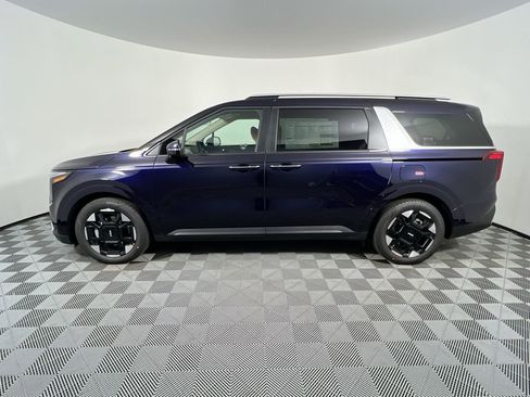 New 2026 Kia Carnival EX image 6