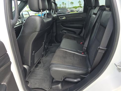 Used 2021 Jeep Grand Cherokee Laredo X AWD/4WD image 19