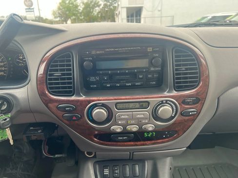 Used 2006 Toyota Sequoia Limited RWD image 11