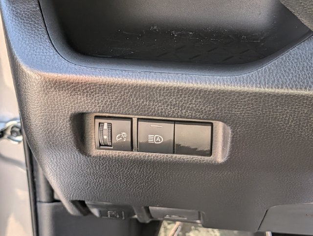 Used 2025 Toyota RAV4 LE AWD/4WD image 22
