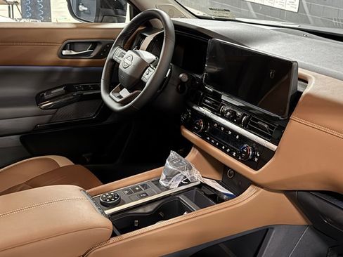 New 2026 Nissan Pathfinder Platinum AWD/4WD image 8
