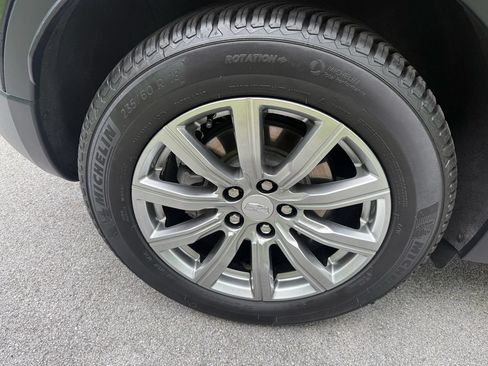 Used 2019 Cadillac XT4 Premium Luxury w/ Cold Weather Package FWD image 13