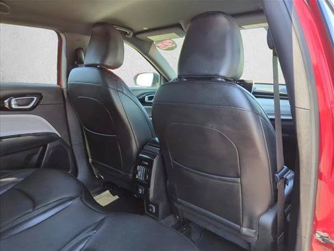 Used 2025 Jeep Compass Limited AWD/4WD image 21