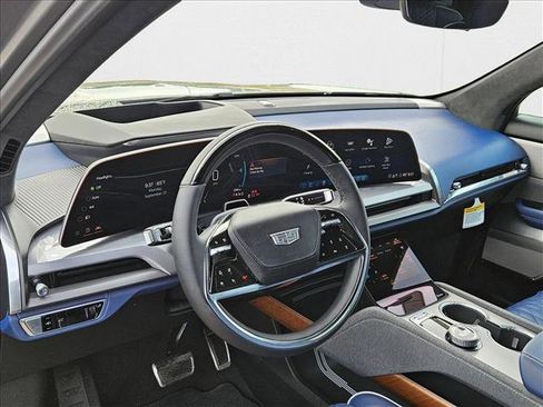 New 2026 Cadillac Vistiq Premium Luxury AWD/4WD image 3