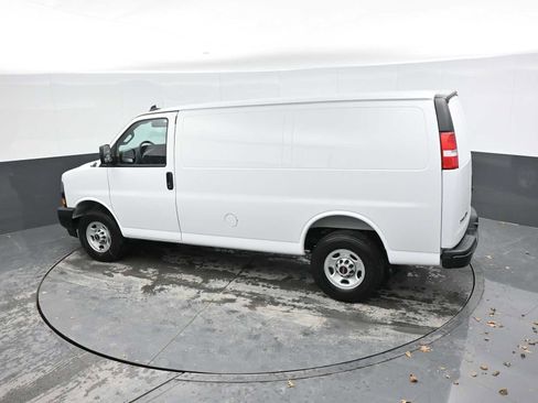 New 2025 GMC Savana 2500 w/ Driver Convenience Package image 26
