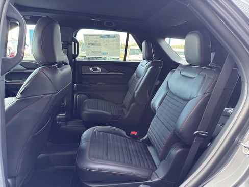 New 2026 Ford Explorer ST-Line w/ ST-Line Street Pack AWD/4WD image 32