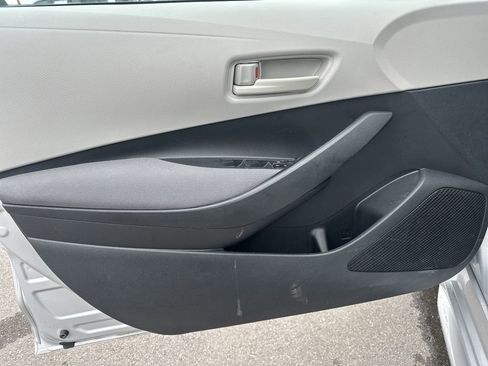 Used 2022 Toyota Corolla LE image 11