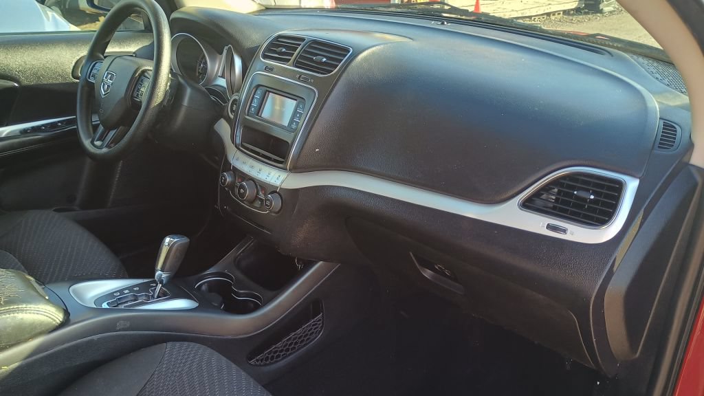 Used 2020 Dodge Journey SE FWD image 32